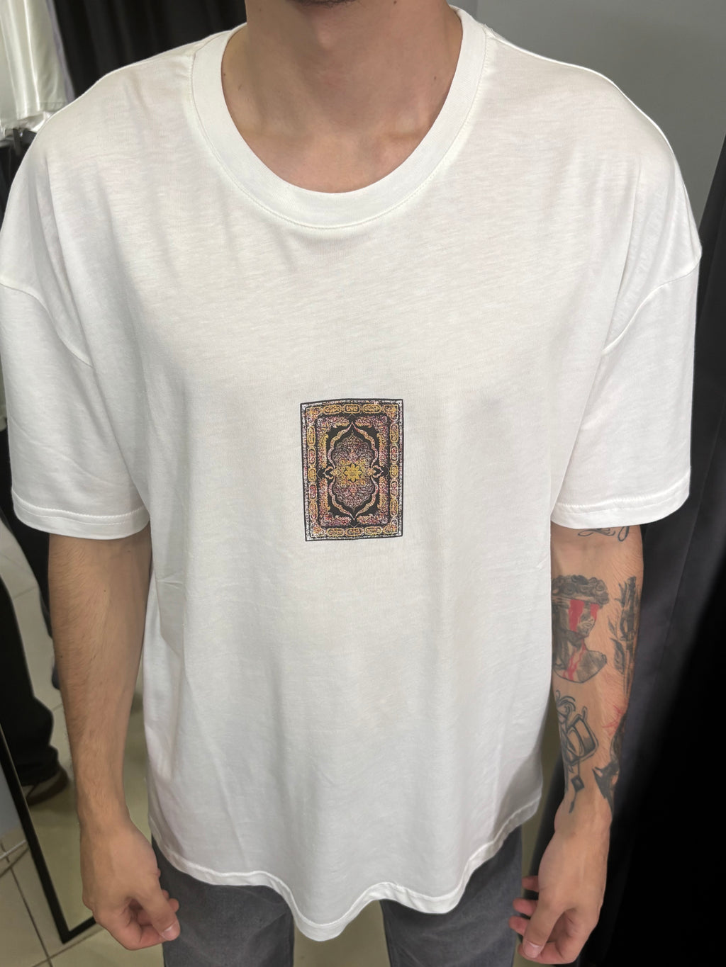 Halı Baskılı Tshirt