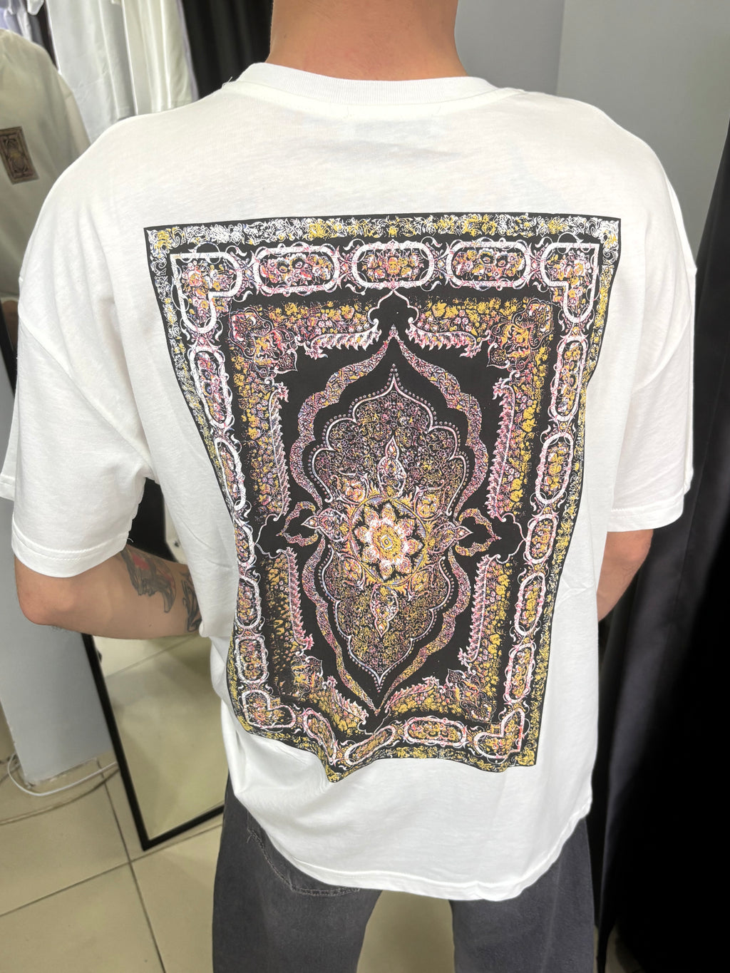 Halı Baskılı Tshirt
